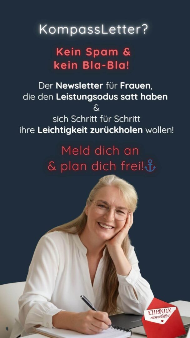 Ein elegant angerichteter Wassermelonen-Feta-Minz-Salat auf einem weißen Teller: rote Würfel der saftigen Melone, zerbröckelter weißer Feta und grüne Minzblätter, garniert mit einem Spritzer Dressing – sommerlich frisch und farbenfroh serviert.